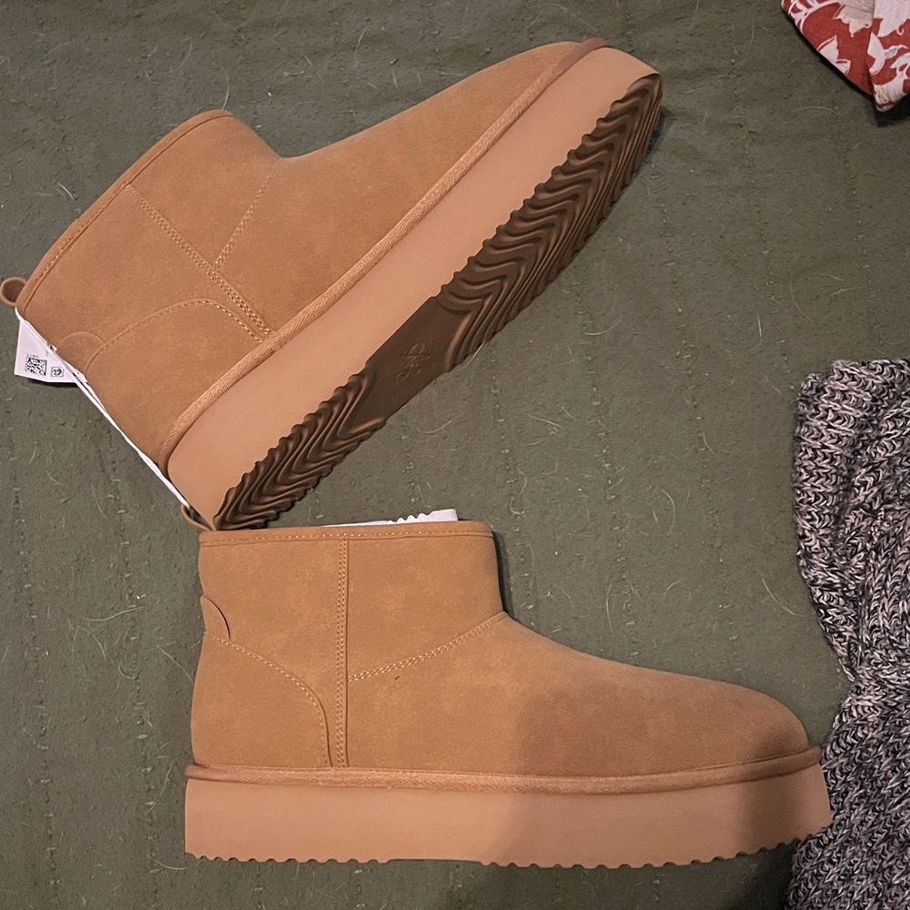 AE Platform Ankle Boots